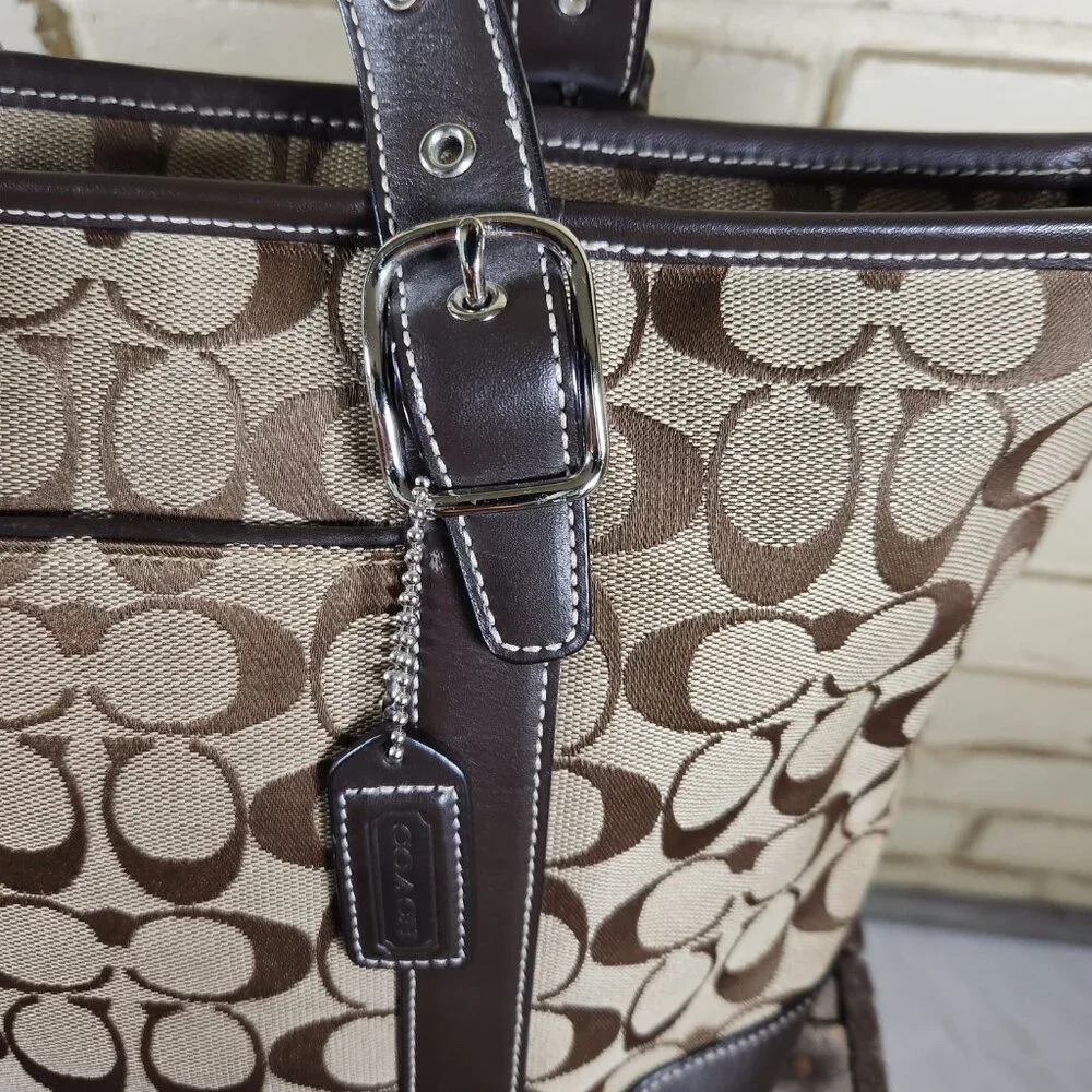Like New Vintage Coach Signature C's Khaki Shoulder Bag Tote Purse m